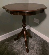 Vintage Mahogany style Inlaid Burr Wood Wine Occasional Wine/ Side/ Lamp Table