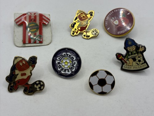 Vintage football pin - football, badge