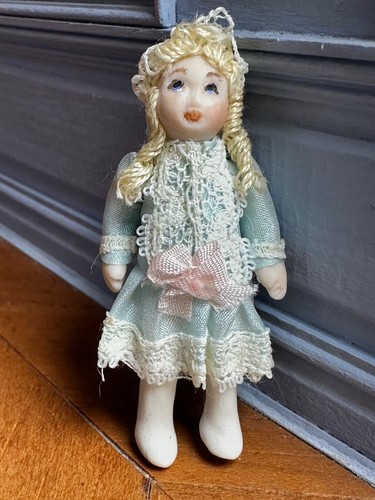Dolls house miniature 12 - miniature, 1:12