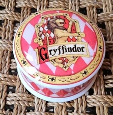 HARRY POTTER ROYAL DOULTON - GRYFFINDOR HOUSE TRINKET BOX HPGW1