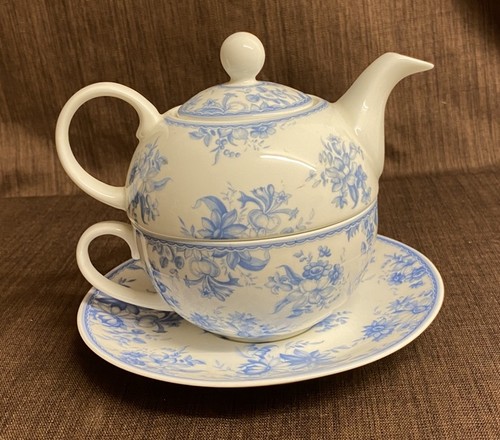 Whittard chelsea bone china - of,