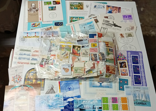 Stamps kiloware 5000 - stamps, 4-5000