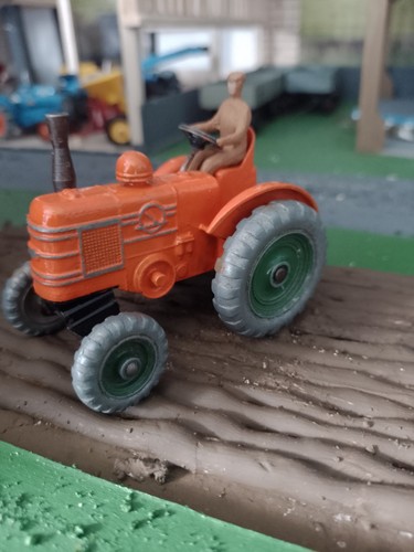 Dinky 301 field marshall - dinky,