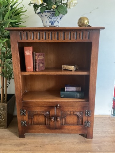 Vintage oak carved bookcase - ,