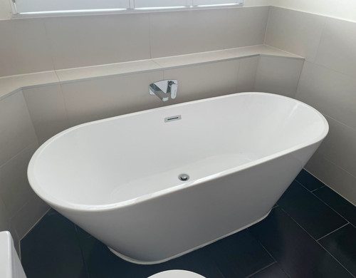 White oval freestanding - white,