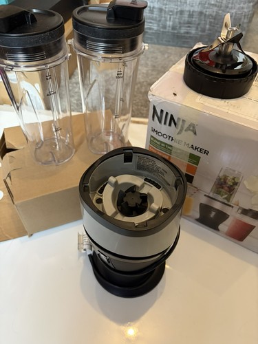 Ninja smoothie maker - maker, w