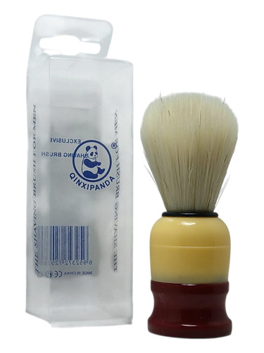 Men wet shaving - wet, with