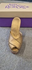 just the right shoe "magnetic