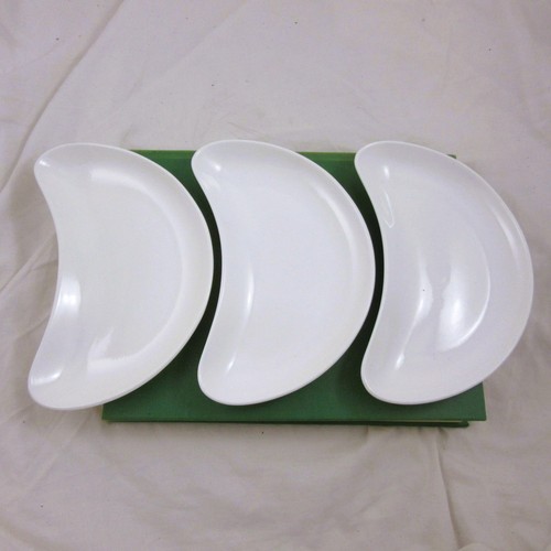 Wedgwood white bone china - x,
