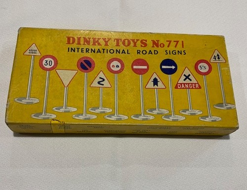 Dinky toys 771 international - toys,