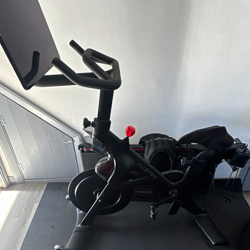 Peloton bike upright exercise - bike,