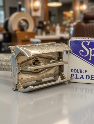 Vintage metal safety razor - vintage, de