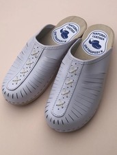 WOMEN’S CLOGS/ MULES WHITE