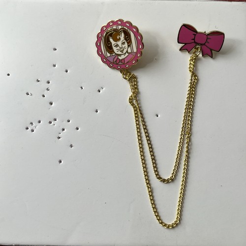 Umbridge cat plate bow collar - plate,