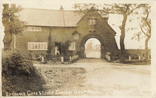 ENTRANCE GATE & LODGE, CONVALESCENT HOME, GT WARFORD POSTCARD  ( 5907/25/W7)