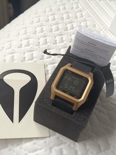 Nixon the staple black - 'the, black/gold
