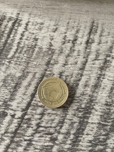 Pound coin egyptian arch - pound,