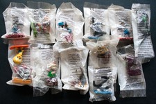 12 LOONEY TUNES FREE RIDERS FIGURES, WARNER BROS - WEETOS - 11 SEALED + 1 OTHER