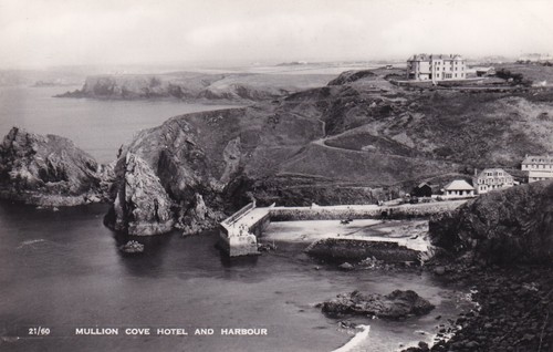 Mullion cove hotel and harbour - cove,