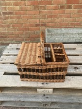 Vintage Wicker Picnic Basket 1 Lidded Compartment & Wine/Bottle Holder w Handle