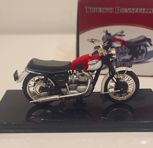 Classic motorbikes triumph - motorbikes,