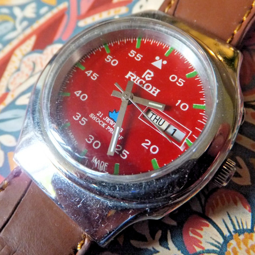 Pillar box red dial 36mm - box,