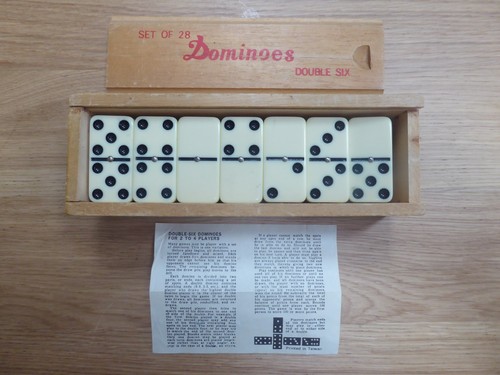 Vintage wooden boxed set 28 - wooden,