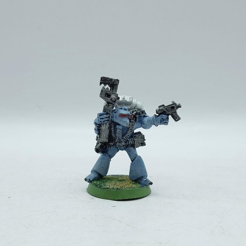 Warhammer 40k space marine - 40k:,