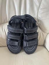 Pavers black leather