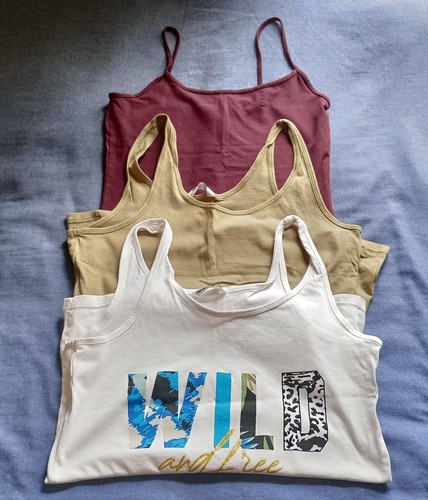 Bundle womens vests size - of,