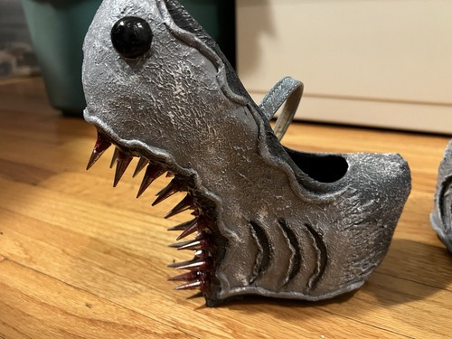 Rare unique shark heelless - rare,
