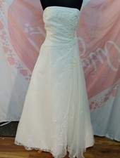 Wedding dress size 10 ivory
