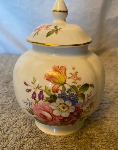 Aynsley small jar with - small,