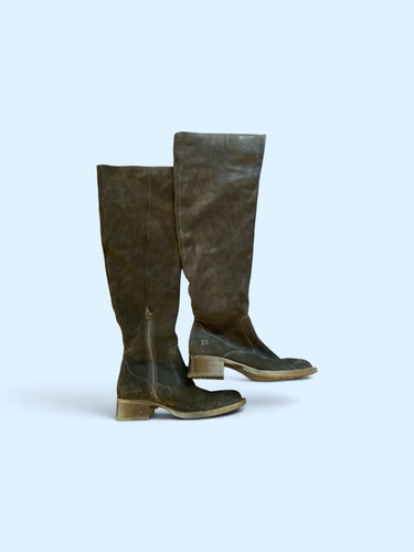 Born women 5m cricket - women's, 6.5m