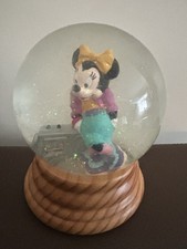 Disney snow globe Minnie Mouse