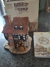 Lilliput Lane Swan Inn Boxed And Deeds