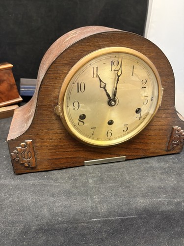 Working chiming mantel clock