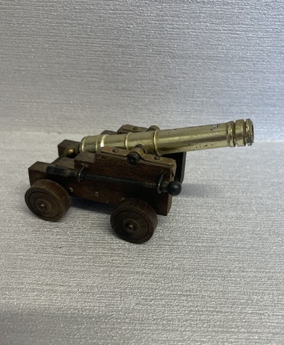 Small vintage brass wood - small,