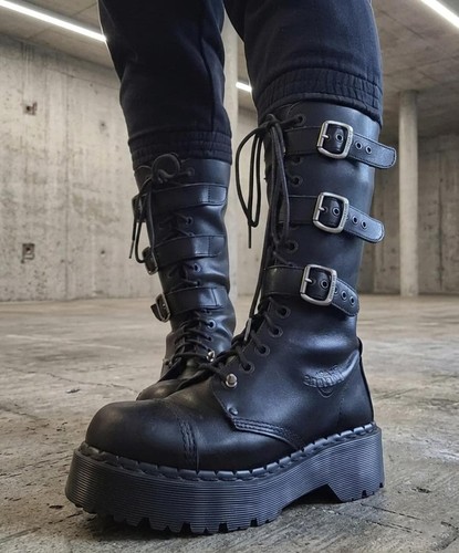 Martens hole platform - dr.martens,