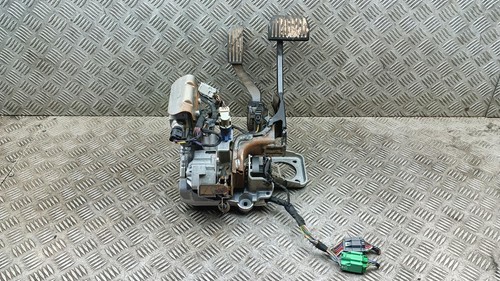 Volvo v60 accelerator - &, brake