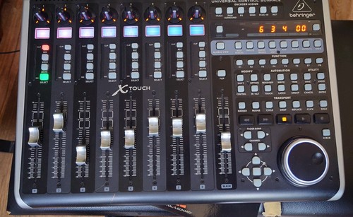 Behringer touch daw - x-touch,