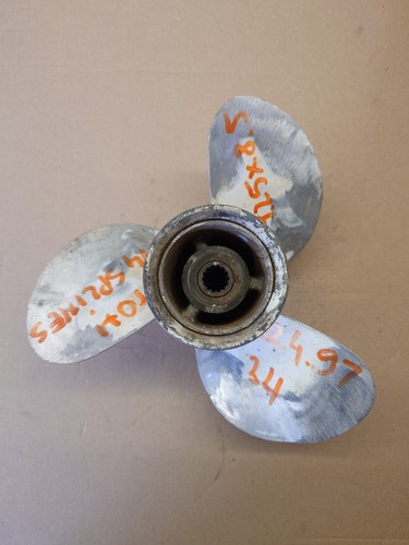Tohatsu outboard propeller