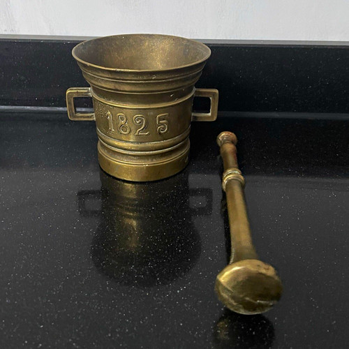 Brass mortar pestle set with - &,