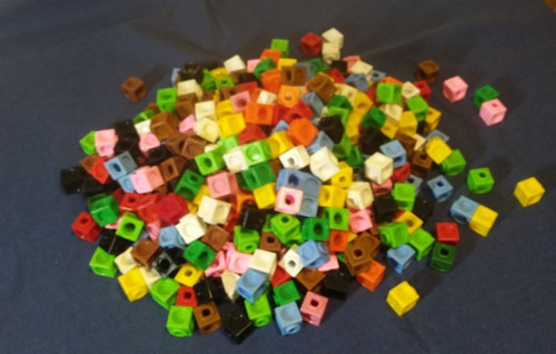 Interlocking counting cubes