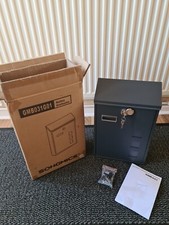 SONGMICS WALL MOUNTED METAL MAIL BOX LETTER BOX 2 KEYS AND FIXING SCREWS BOXED. 