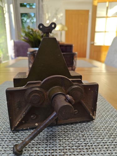 Vintage woodwork bench - vintage, vice