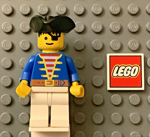 Lego pirate pi006 blue jerkin - lego,