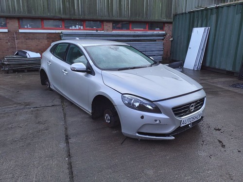 Volvo v40 mk3 - volvo,