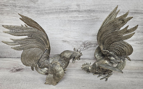 Pair metal fighting - of,