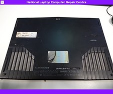 Dell Alienware M14x R2 Bottom